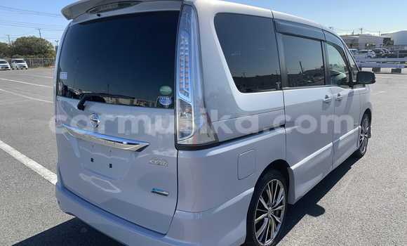 Buy Used Nissan Serena Silver Car in Beitbridge in Matabeleland South Buy Used Nissan Serena Silver Car in Beitbridge in Matabeleland South