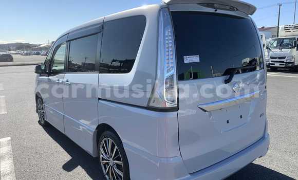 Buy Used Nissan Serena Silver Car in Beitbridge in Matabeleland South Buy Used Nissan Serena Silver Car in Beitbridge in Matabeleland South
