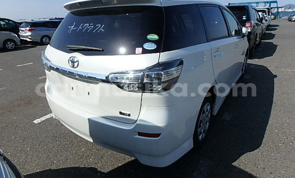 Buy Used Toyota Wish White Car in Beitbridge in Matabeleland South Buy Used Toyota Wish White Car in Beitbridge in Matabeleland South