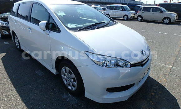 Buy Used Toyota Wish White Car in Beitbridge in Matabeleland South Buy Used Toyota Wish White Car in Beitbridge in Matabeleland South
