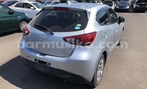 Nunua Ilio tumika Mazda Axela Fedha Gari ndani ya Beitbridge nchini Matabeleland Kusini Nunua Ilio tumika Mazda Axela Fedha Gari ndani ya Beitbridge nchini Matabeleland Kusini