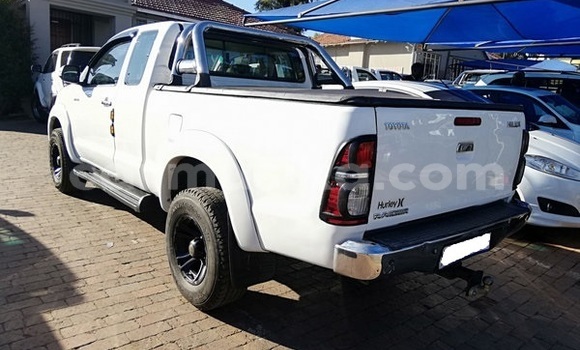 Acheter Occasion Voiture Toyota Hilux Blanc à Beitbridge, Matabeleland South Acheter Occasion Voiture Toyota Hilux Blanc à Beitbridge, Matabeleland South