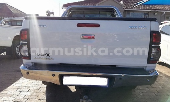 Acheter Occasion Voiture Toyota Hilux Blanc à Beitbridge, Matabeleland South Acheter Occasion Voiture Toyota Hilux Blanc à Beitbridge, Matabeleland South