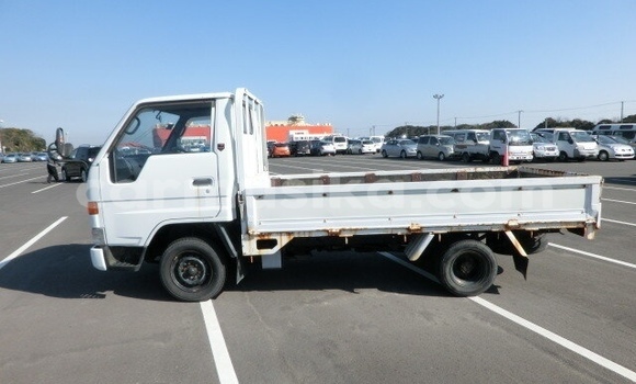 Nunua Ilio tumika Toyota Dyna Nyingine Lori ndani ya Beitbridge nchini Matabeleland Kusini Nunua Ilio tumika Toyota Dyna Nyingine Lori ndani ya Beitbridge nchini Matabeleland Kusini