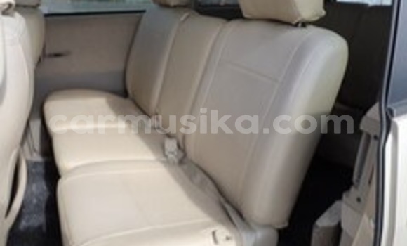 Acheter Occasion Voiture Toyota Noah Beige à Beitbridge, Matabeleland South Acheter Occasion Voiture Toyota Noah Beige à Beitbridge, Matabeleland South