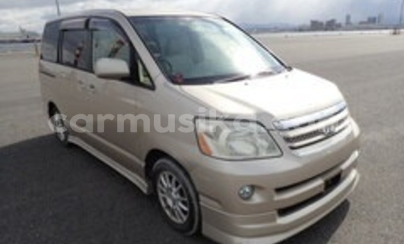 Acheter Occasion Voiture Toyota Noah Beige à Beitbridge, Matabeleland South Acheter Occasion Voiture Toyota Noah Beige à Beitbridge, Matabeleland South