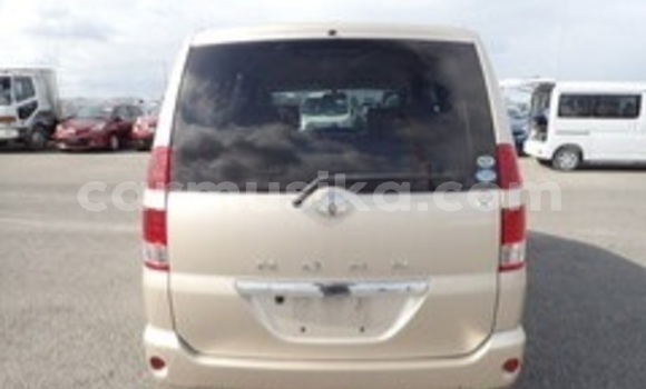 Acheter Occasion Voiture Toyota Noah Beige à Beitbridge, Matabeleland South Acheter Occasion Voiture Toyota Noah Beige à Beitbridge, Matabeleland South