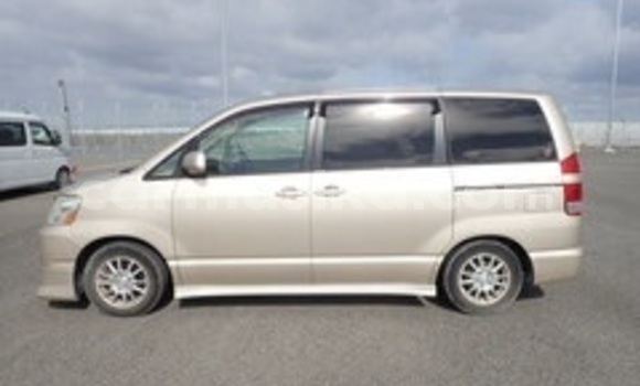 Acheter Occasion Voiture Toyota Noah Beige à Beitbridge, Matabeleland South Acheter Occasion Voiture Toyota Noah Beige à Beitbridge, Matabeleland South