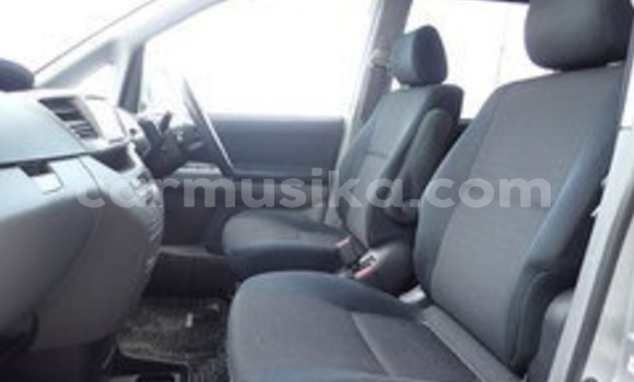 Acheter Occasion Voiture Toyota Noah Gris à Beitbridge, Matabeleland South Acheter Occasion Voiture Toyota Noah Gris à Beitbridge, Matabeleland South