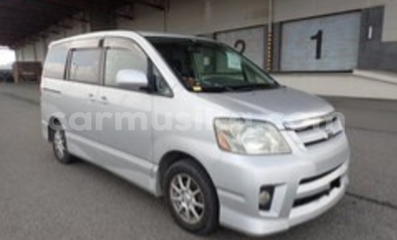 Acheter Occasion Voiture Toyota Noah Gris à Beitbridge, Matabeleland South Acheter Occasion Voiture Toyota Noah Gris à Beitbridge, Matabeleland South