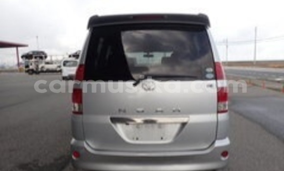 Acheter Occasion Voiture Toyota Noah Gris à Beitbridge, Matabeleland South Acheter Occasion Voiture Toyota Noah Gris à Beitbridge, Matabeleland South