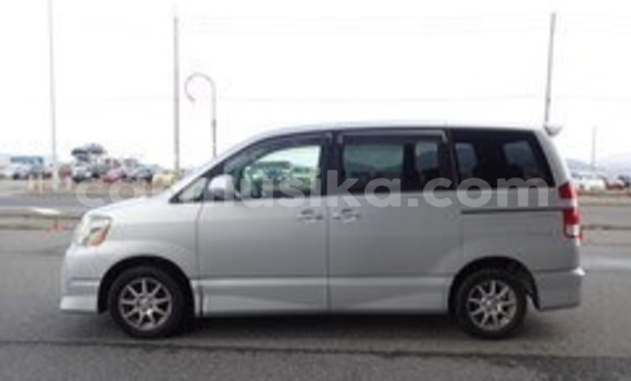 Acheter Occasion Voiture Toyota Noah Gris à Beitbridge, Matabeleland South Acheter Occasion Voiture Toyota Noah Gris à Beitbridge, Matabeleland South