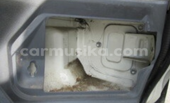 Acheter Occasion Voiture Toyota Hiace Blanc à Beitbridge, Matabeleland South Acheter Occasion Voiture Toyota Hiace Blanc à Beitbridge, Matabeleland South