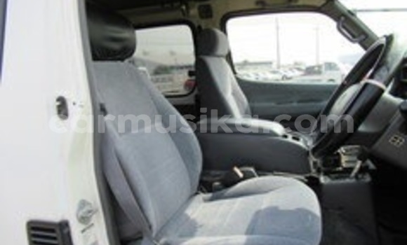 Acheter Occasion Voiture Toyota Hiace Blanc à Beitbridge, Matabeleland South Acheter Occasion Voiture Toyota Hiace Blanc à Beitbridge, Matabeleland South