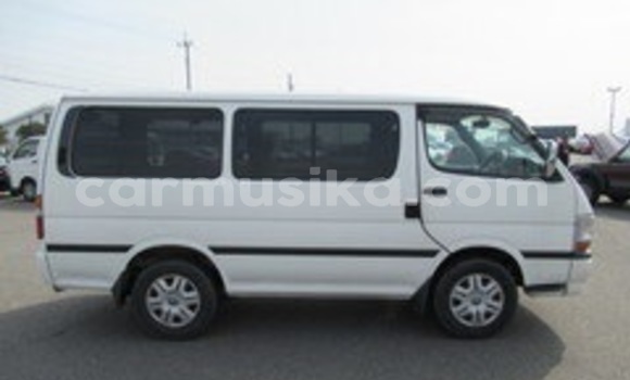 Acheter Occasion Voiture Toyota Hiace Blanc à Beitbridge, Matabeleland South Acheter Occasion Voiture Toyota Hiace Blanc à Beitbridge, Matabeleland South