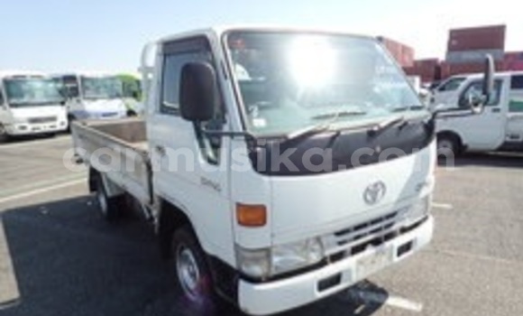 Acheter Occasion Utilitaire Toyota Dyna Blanc à Beitbridge, Matabeleland South Acheter Occasion Utilitaire Toyota Dyna Blanc à Beitbridge, Matabeleland South