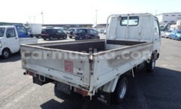 Acheter Occasion Utilitaire Toyota Dyna Blanc à Beitbridge, Matabeleland South Acheter Occasion Utilitaire Toyota Dyna Blanc à Beitbridge, Matabeleland South