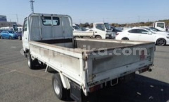 Acheter Occasion Utilitaire Toyota Dyna Blanc à Beitbridge, Matabeleland South Acheter Occasion Utilitaire Toyota Dyna Blanc à Beitbridge, Matabeleland South