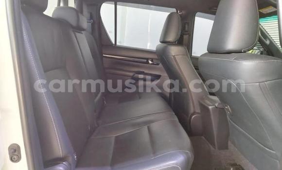 Acheter Occasion Voiture Toyota Hilux Blanc à Beitbridge, Matabeleland South Acheter Occasion Voiture Toyota Hilux Blanc à Beitbridge, Matabeleland South