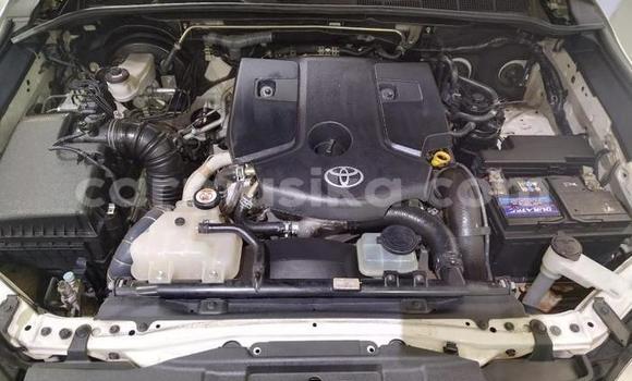 Acheter Occasion Voiture Toyota Hilux Blanc à Beitbridge, Matabeleland South Acheter Occasion Voiture Toyota Hilux Blanc à Beitbridge, Matabeleland South