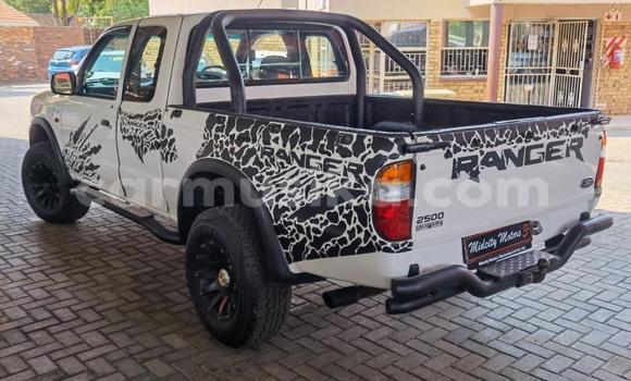 Acheter Occasion Voiture Ford Ranger Blanc à Beitbridge, Matabeleland South Acheter Occasion Voiture Ford Ranger Blanc à Beitbridge, Matabeleland South