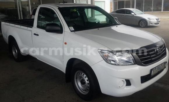 Nunua Ilio tumika Toyota Hilux Nyeupe Gari ndani ya Beitbridge nchini Matabeleland Kusini