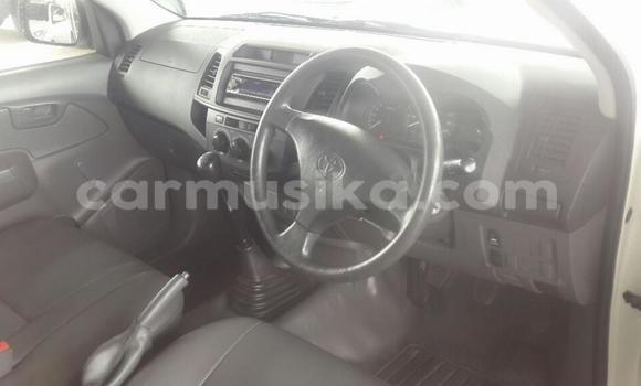 Nunua Ilio tumika Toyota Hilux Nyeupe Gari ndani ya Beitbridge nchini Matabeleland Kusini Nunua Ilio tumika Toyota Hilux Nyeupe Gari ndani ya Beitbridge nchini Matabeleland Kusini