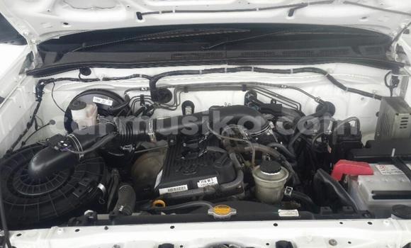 Nunua Ilio tumika Toyota Hilux Nyeupe Gari ndani ya Beitbridge nchini Matabeleland Kusini Nunua Ilio tumika Toyota Hilux Nyeupe Gari ndani ya Beitbridge nchini Matabeleland Kusini