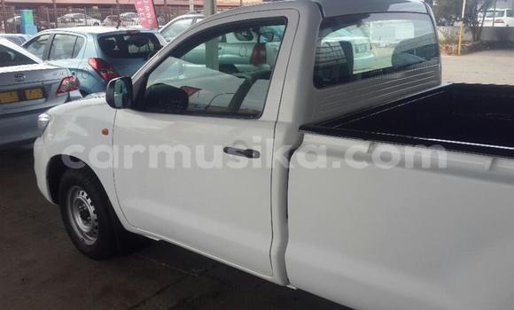 Nunua Ilio tumika Toyota Hilux Nyeupe Gari ndani ya Beitbridge nchini Matabeleland Kusini Nunua Ilio tumika Toyota Hilux Nyeupe Gari ndani ya Beitbridge nchini Matabeleland Kusini