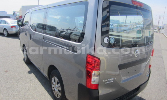 Nunua Ilio tumika Nissan Caravan Fedha Gari ndani ya Beitbridge nchini Matabeleland Kusini Nunua Ilio tumika Nissan Caravan Fedha Gari ndani ya Beitbridge nchini Matabeleland Kusini