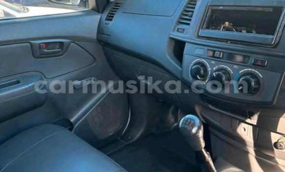 Acheter Occasion Voiture Toyota Hilux Blanc à Beitbridge, Matabeleland South Acheter Occasion Voiture Toyota Hilux Blanc à Beitbridge, Matabeleland South