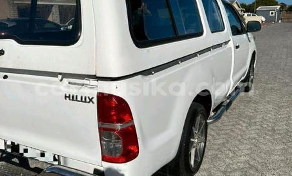 Acheter Occasion Voiture Toyota Hilux Blanc à Beitbridge, Matabeleland South Acheter Occasion Voiture Toyota Hilux Blanc à Beitbridge, Matabeleland South