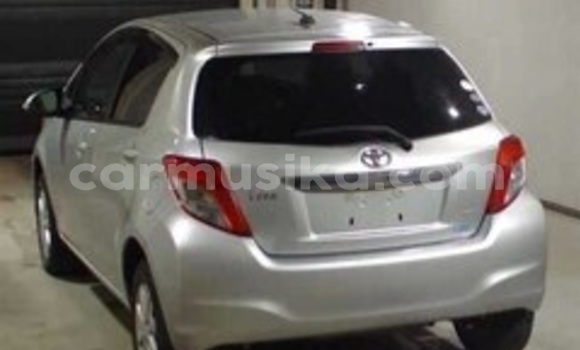 Nunua Ilio tumika Toyota Vitz Fedha Gari ndani ya Beitbridge nchini Matabeleland Kusini Nunua Ilio tumika Toyota Vitz Fedha Gari ndani ya Beitbridge nchini Matabeleland Kusini