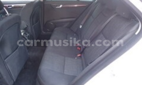 Acheter Occasion Voiture Mercedes‒Benz C–Class Blanc à Beitbridge, Matabeleland South Acheter Occasion Voiture Mercedes‒Benz C–Class Blanc à Beitbridge, Matabeleland South