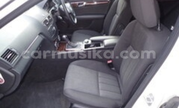 Acheter Occasion Voiture Mercedes‒Benz C–Class Blanc à Beitbridge, Matabeleland South Acheter Occasion Voiture Mercedes‒Benz C–Class Blanc à Beitbridge, Matabeleland South