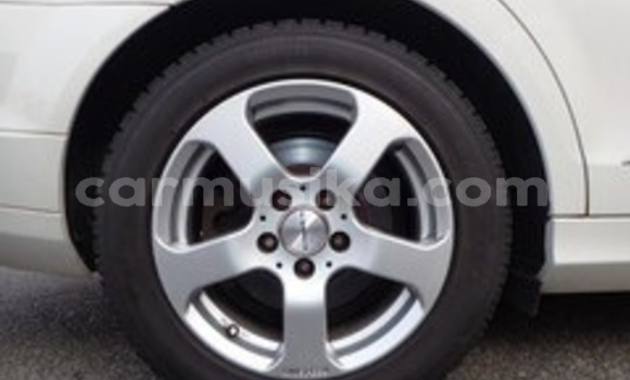 Acheter Occasion Voiture Mercedes‒Benz C–Class Blanc à Beitbridge, Matabeleland South Acheter Occasion Voiture Mercedes‒Benz C–Class Blanc à Beitbridge, Matabeleland South