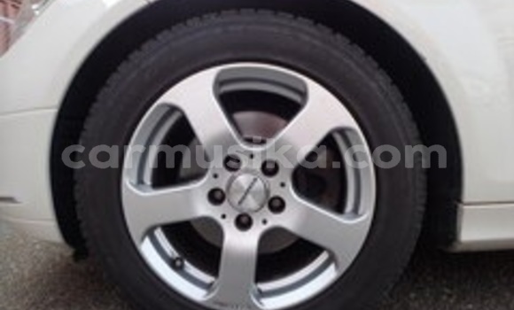 Acheter Occasion Voiture Mercedes‒Benz C–Class Blanc à Beitbridge, Matabeleland South Acheter Occasion Voiture Mercedes‒Benz C–Class Blanc à Beitbridge, Matabeleland South