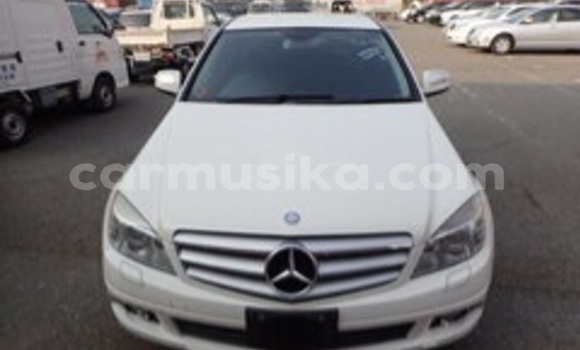 Acheter Occasion Voiture Mercedes‒Benz C–Class Blanc à Beitbridge, Matabeleland South Acheter Occasion Voiture Mercedes‒Benz C–Class Blanc à Beitbridge, Matabeleland South