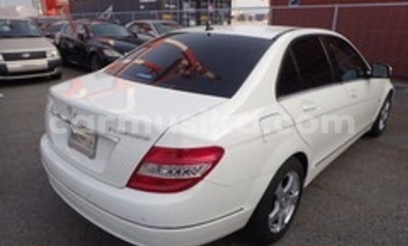 Acheter Occasion Voiture Mercedes‒Benz C–Class Blanc à Beitbridge, Matabeleland South Acheter Occasion Voiture Mercedes‒Benz C–Class Blanc à Beitbridge, Matabeleland South