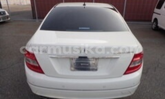 Acheter Occasion Voiture Mercedes‒Benz C–Class Blanc à Beitbridge, Matabeleland South Acheter Occasion Voiture Mercedes‒Benz C–Class Blanc à Beitbridge, Matabeleland South