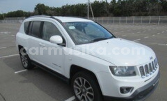 Nunua Ilio tumika Jeep Compass Nyeupe Gari ndani ya Beitbridge nchini Matabeleland Kusini