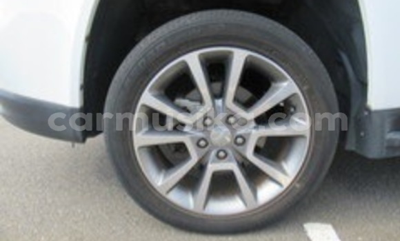 Acheter Occasion Voiture Jeep Compass Blanc à Beitbridge, Matabeleland South Acheter Occasion Voiture Jeep Compass Blanc à Beitbridge, Matabeleland South