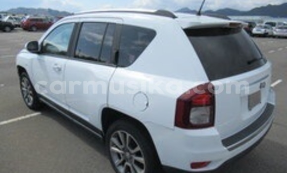 Acheter Occasion Voiture Jeep Compass Blanc à Beitbridge, Matabeleland South Acheter Occasion Voiture Jeep Compass Blanc à Beitbridge, Matabeleland South