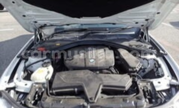 Acheter Occasion Voiture BMW 3–Series Blanc à Beitbridge, Matabeleland South Acheter Occasion Voiture BMW 3–Series Blanc à Beitbridge, Matabeleland South