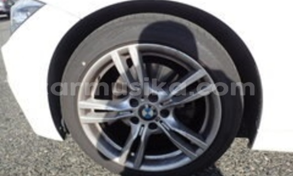 Acheter Occasion Voiture BMW 3–Series Blanc à Beitbridge, Matabeleland South Acheter Occasion Voiture BMW 3–Series Blanc à Beitbridge, Matabeleland South
