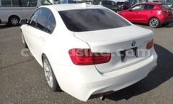 Acheter Occasion Voiture BMW 3–Series Blanc à Beitbridge, Matabeleland South Acheter Occasion Voiture BMW 3–Series Blanc à Beitbridge, Matabeleland South