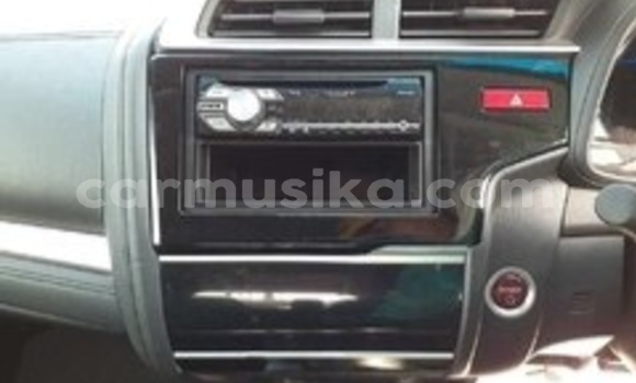 Acheter Occasion Voiture Honda Fit Blanc à Beitbridge, Matabeleland South Acheter Occasion Voiture Honda Fit Blanc à Beitbridge, Matabeleland South