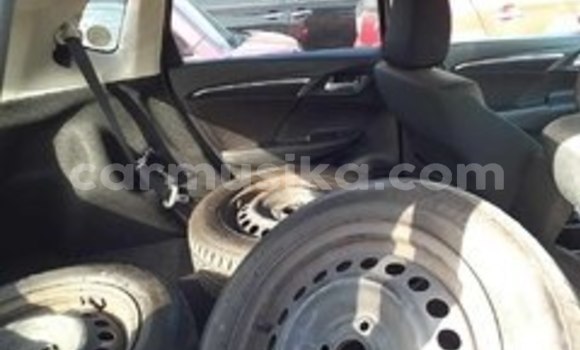 Acheter Occasion Voiture Honda Fit Blanc à Beitbridge, Matabeleland South Acheter Occasion Voiture Honda Fit Blanc à Beitbridge, Matabeleland South