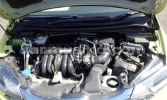 Acheter Occasion Voiture Honda Fit Vert à Beitbridge, Matabeleland South Acheter Occasion Voiture Honda Fit Vert à Beitbridge, Matabeleland South