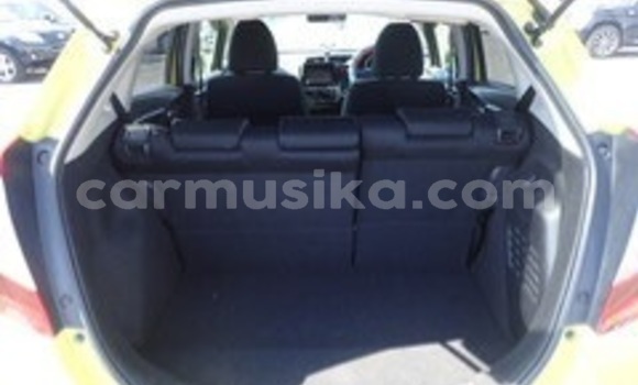 Acheter Occasion Voiture Honda Fit Vert à Beitbridge, Matabeleland South Acheter Occasion Voiture Honda Fit Vert à Beitbridge, Matabeleland South